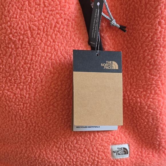 Northface Women's Plus Cragmont Fleece Vest - Picture 7 of 7